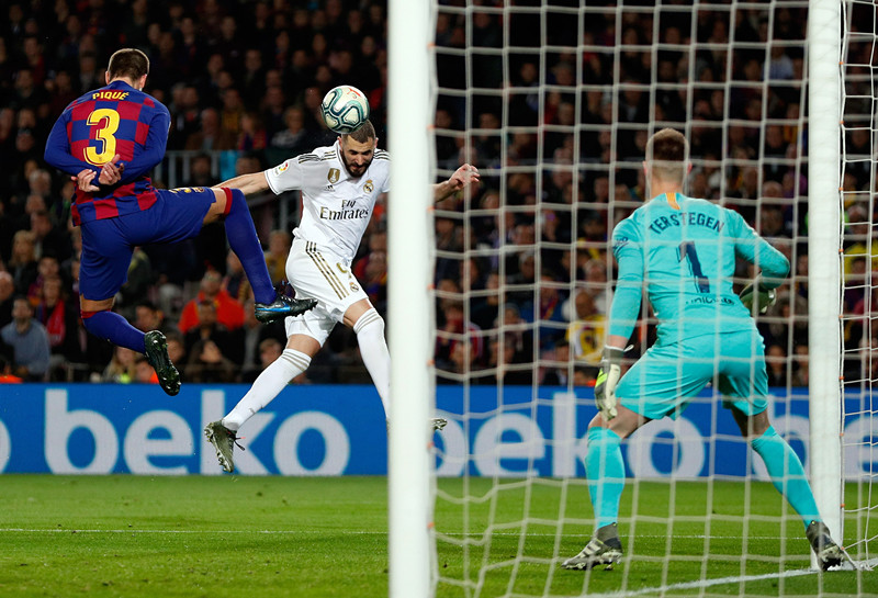 在冰雪覆盖 在冰雪覆盖