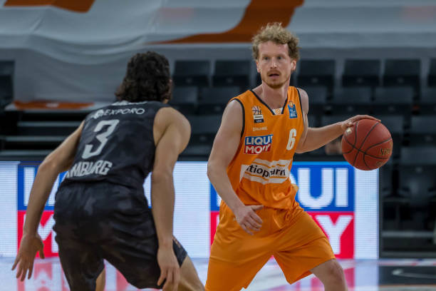 来自沙特俱 来自沙特俱